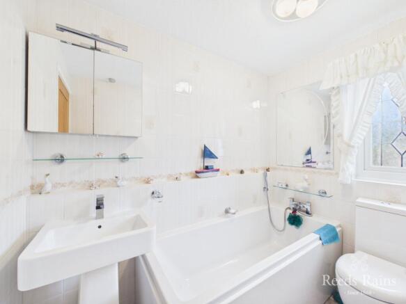 4 bed Detached for sale Image 7