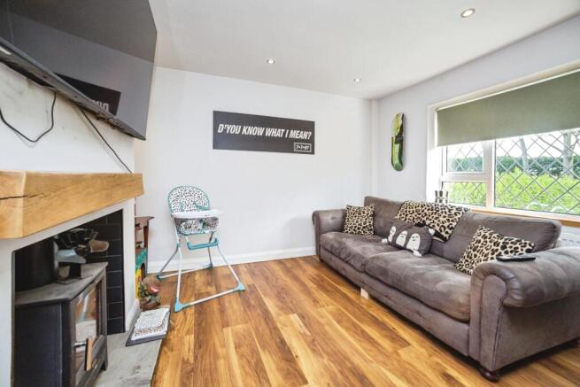 3 bed Semi-Detached for sale Image 9