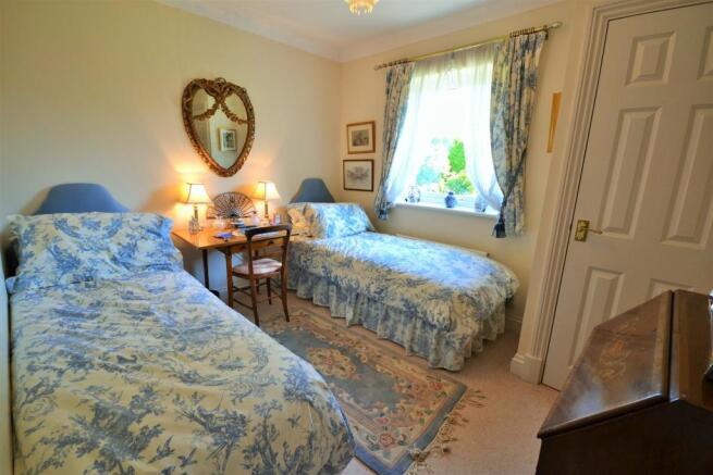 BEDROOM 5