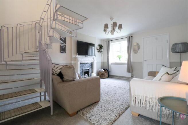 2 bed Terraced to rent Image 4