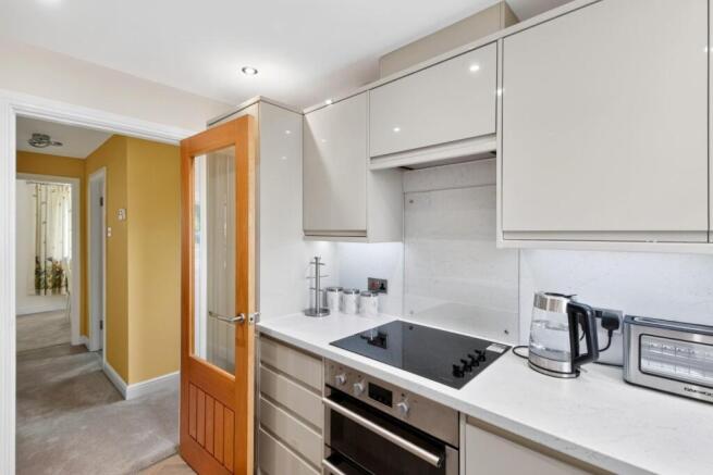 3 bed Apartment for sale Image 5