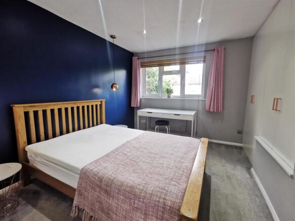 00 Bedroom.jpg