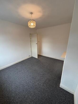 3 bed Semi-Detached to rent Image 8