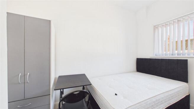3 bed Terraced to rent Image 6