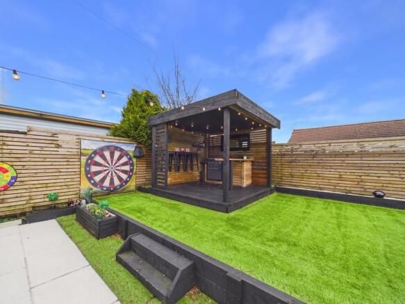 CAM02093G0-PR0075-STILL025