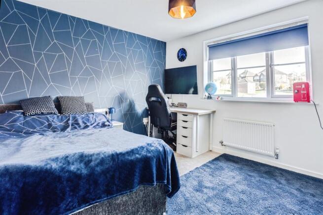 4 bed Detached for sale Image 11
