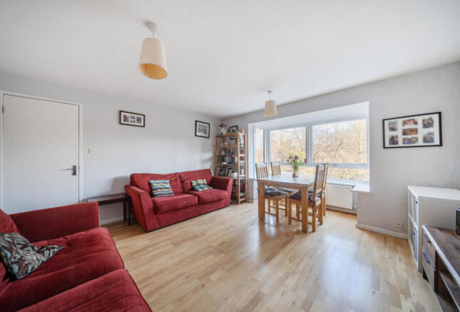 1429384-5-69bc3d3...