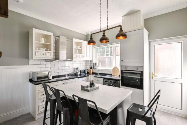 3 bed Semi-Detached to rent Image 5