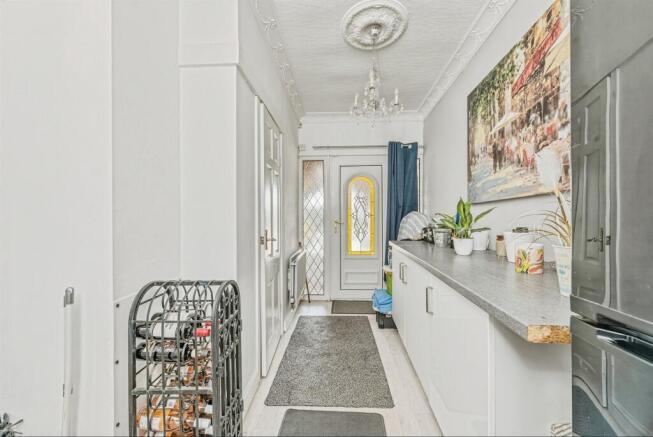 3 bed Semi-Detached for sale Image 6