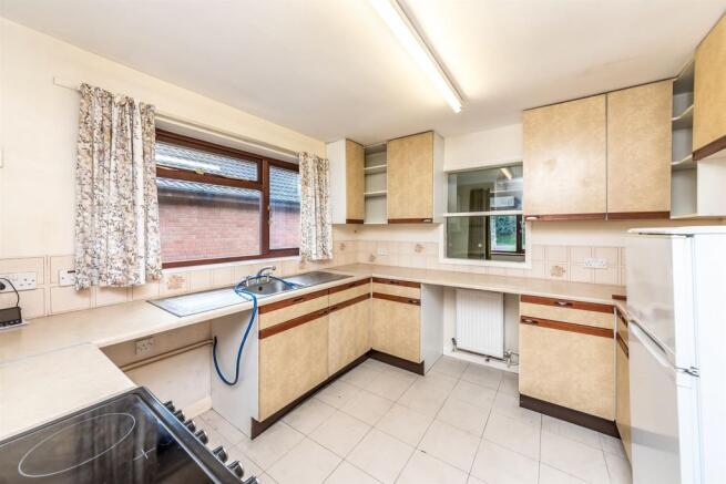 Kitchen: