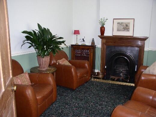 Lounge/Dining
