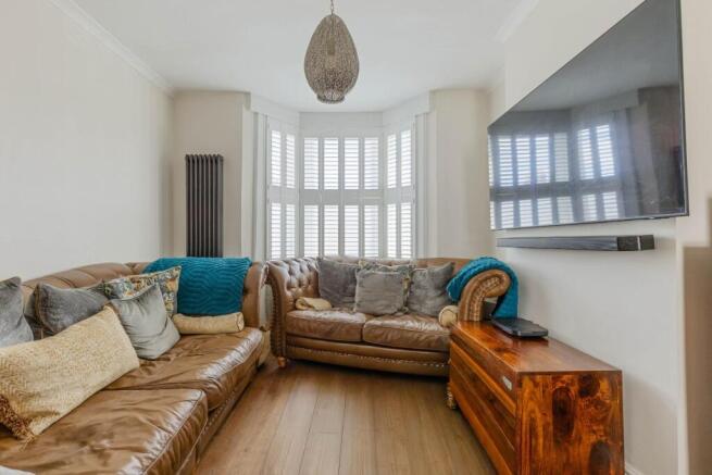 31 Crampton Road, SE20 - 1.jpg