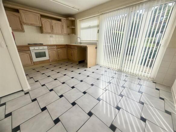 3 bed Semi-Detached for sale Image 5