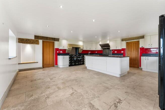 8 bed Detached for sale Image 4