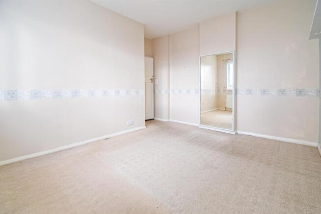 3 bed Semi-Detached to rent Image 8