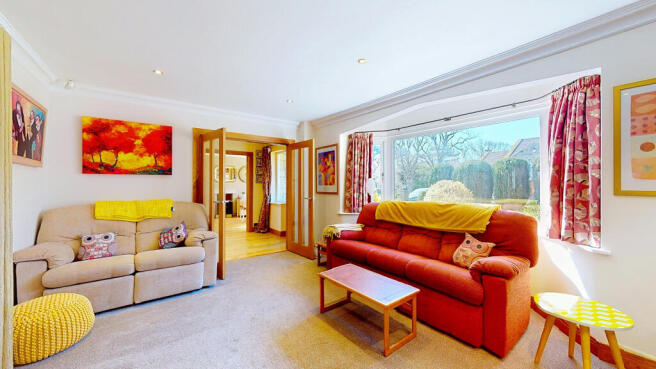 5 bed Detached for sale Image 8