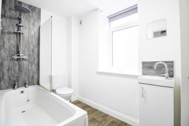2 bed Flat to rent Image 4
