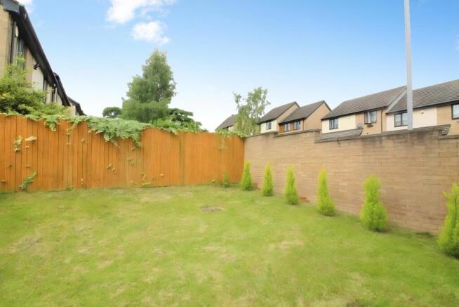 3 bed Detached to rent Image 5