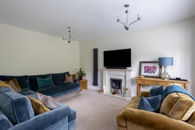 4 bed Detached for sale Image 10