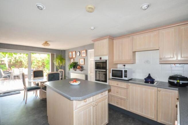 Kitchen / Breakfast Room