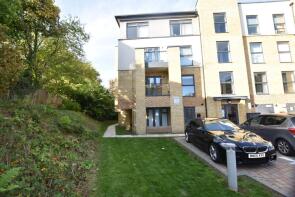 18, Sterling Square, Broad Lane, Bracknell RG12 9TB