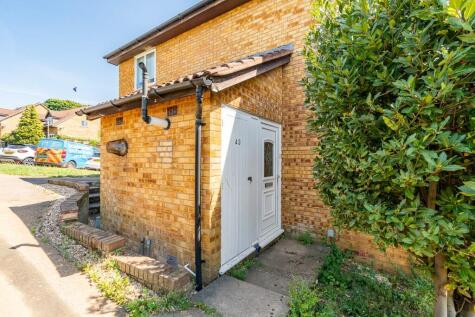 Ladywood Road, Hertford, Hertfordshire, SG14