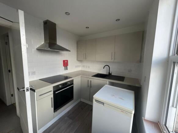 1 bed Flat to rent Image 4