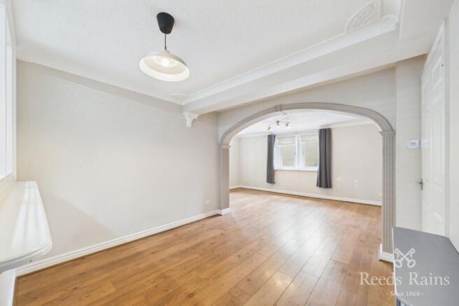 2 bed Apartment for sale Image 4