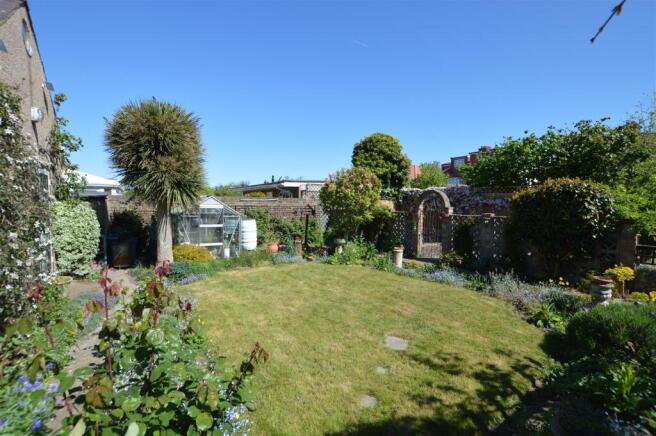 164 Martindale Road gdn b.JPG