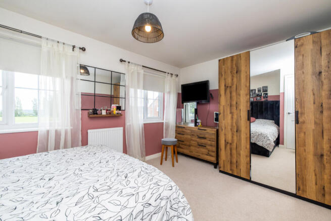 3 bed Semi-Detached for sale Image 9