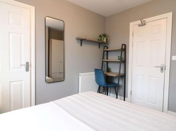 87 Middleton Room 4 2.JPG