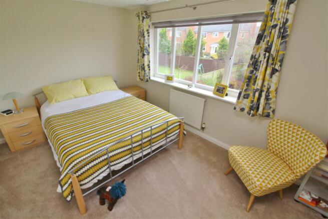32 Bed 2.JPG