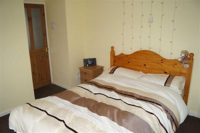 BEDROOM 1 (REAR)