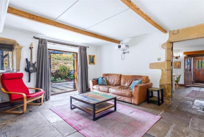 6 bed Detached for sale Image 9
