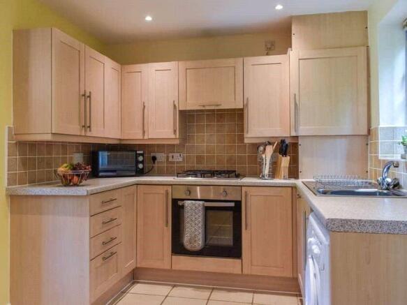 3 bed Semi-Detached for sale Image 5