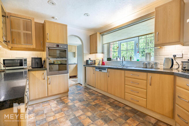 Pringles Close, Ferndown, BH22 8 photo 4