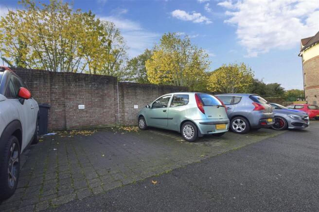 Driveway/Parking