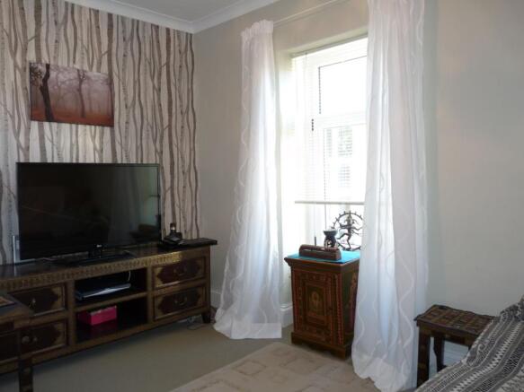 Living Room/Bedroom