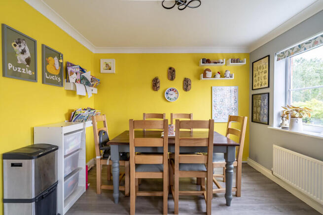 4 bed Town House for sale Image 4