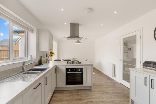 4 bed Detached for sale Image 5