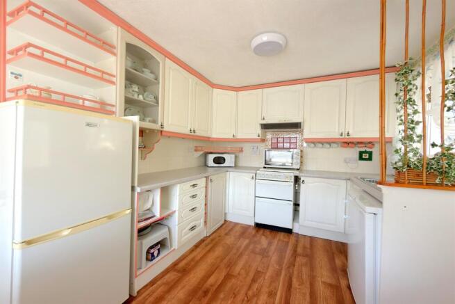 2 bed Bungalow for sale Image 6