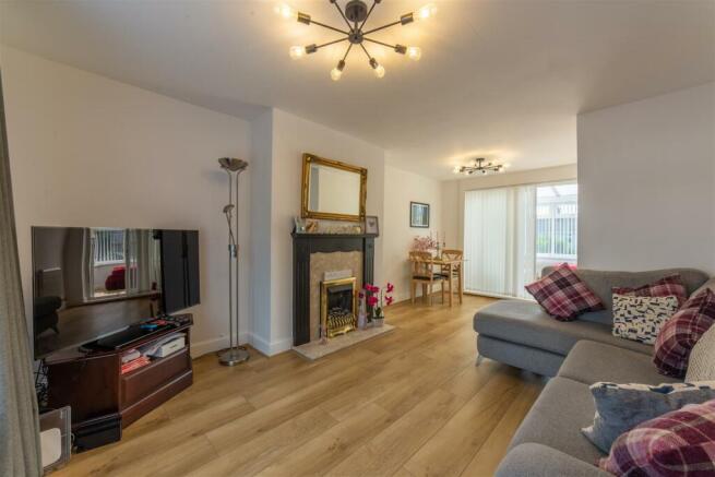 4 Tenby Close-7.jpg