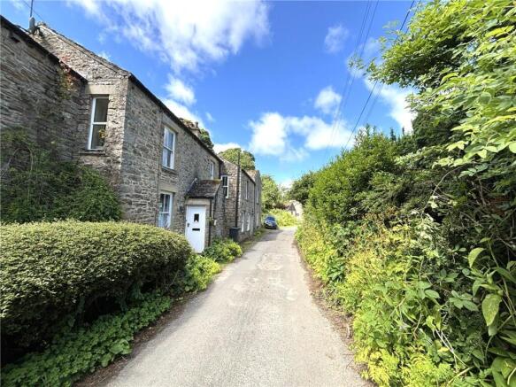 4 bed Semi-Detached to rent Image 11