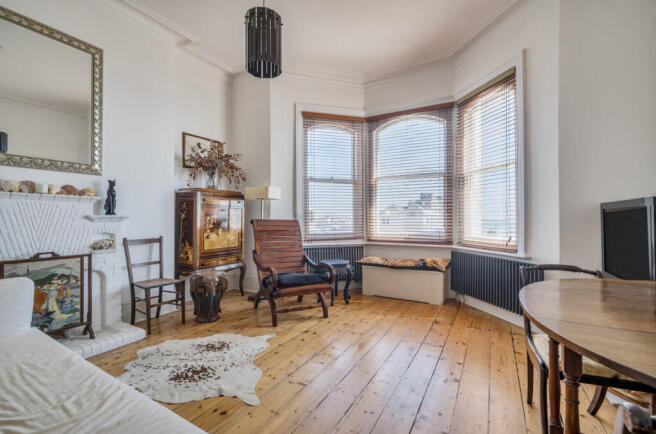 1335816-8-689b2c4...