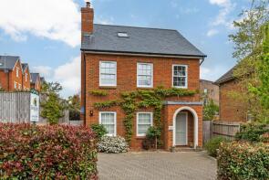West Beech House, Sarum Road, Winchester SO22 5EZ