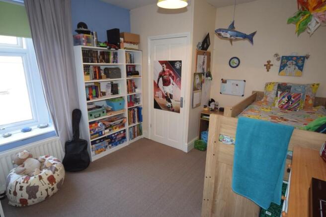 BEDROOM 2