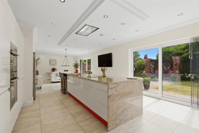 1 Frogmere Close (15 of 63).jpg
