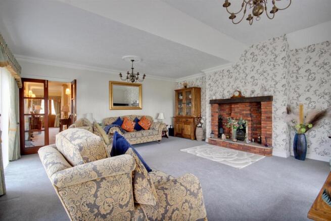 4 bed Detached for sale Image 10