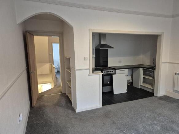 1 bed Apartment to rent Image 9