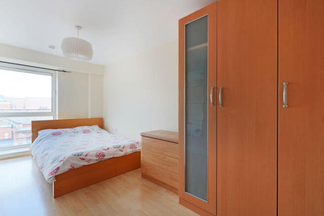 3 bed Apartment to rent Image 6